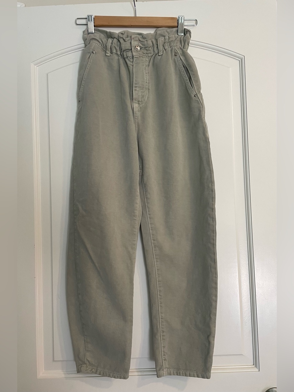 Zara Women's Green Paperbag High Rise Denim Tapered Pants Elastic Waist Size 2